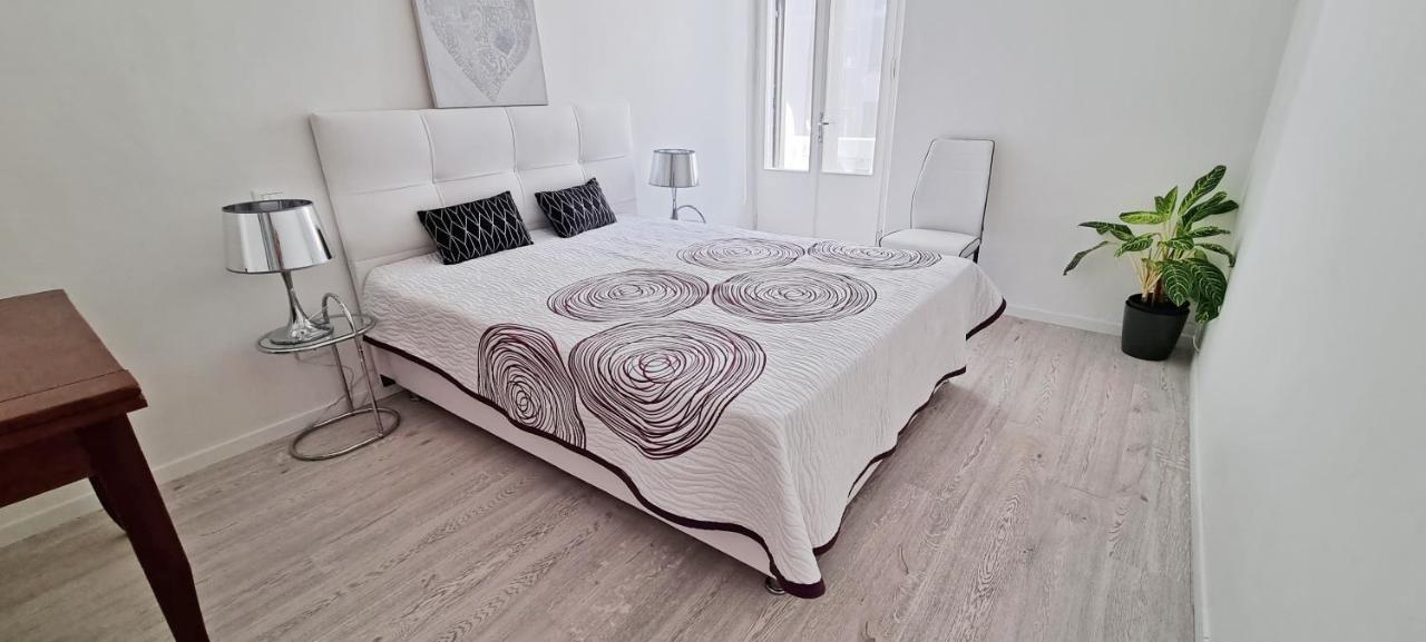 Casa Bianca - 2 Bedroom Design Apartment ตรีเอสเต ภายนอก รูปภาพ