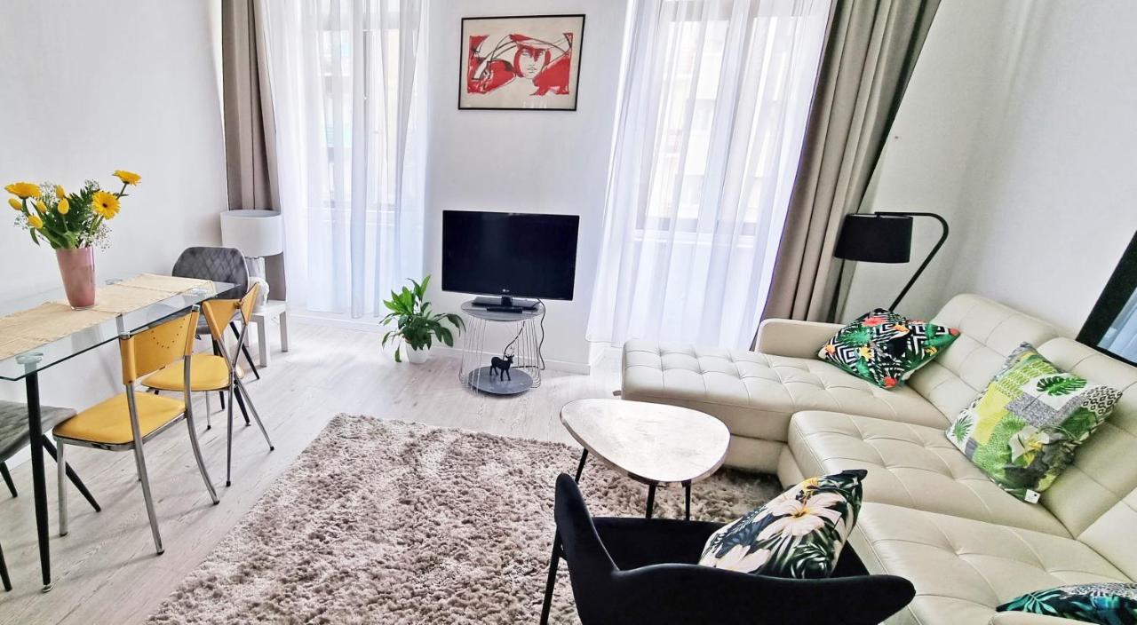 Casa Bianca - 2 Bedroom Design Apartment ตรีเอสเต ภายนอก รูปภาพ